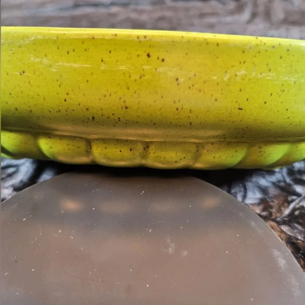 0782. 1974 ~ Vintage ~ Collectable ~ Haeger Pottery ~ Bright Green Speckled Glaz